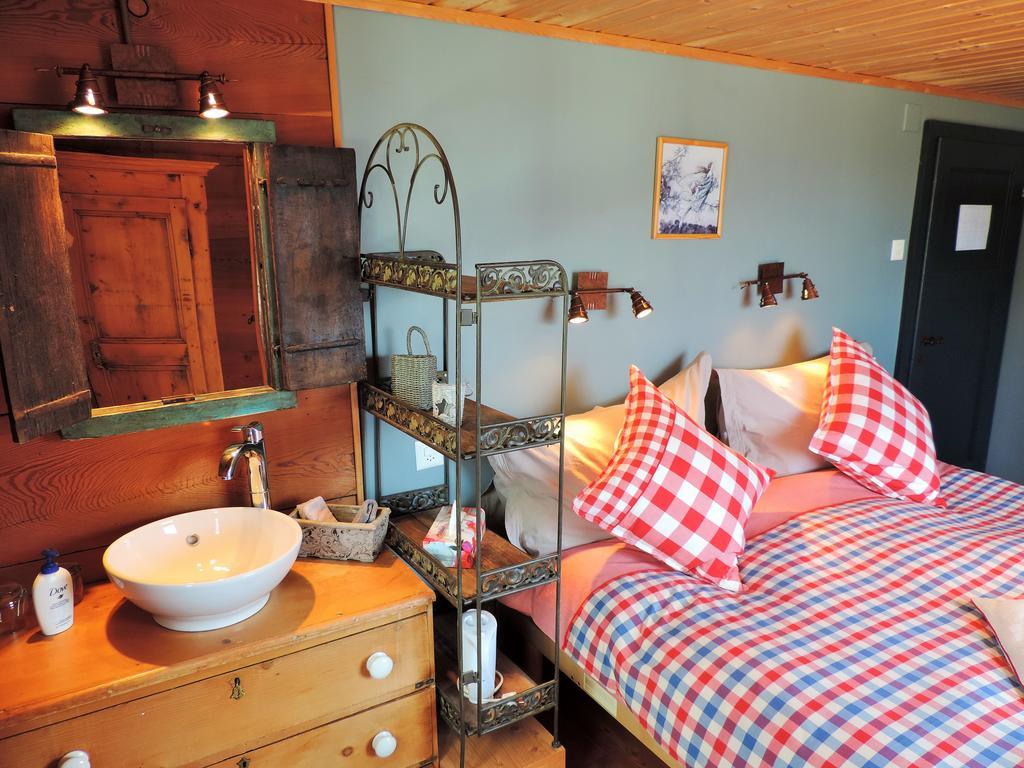 La Demeure Des Elfes Bed and Breakfast Albinen Δωμάτιο φωτογραφία