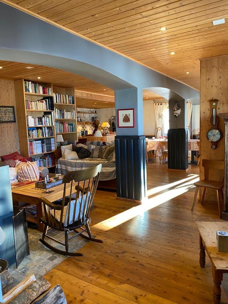 La Demeure Des Elfes Bed and Breakfast Albinen Εξωτερικό φωτογραφία