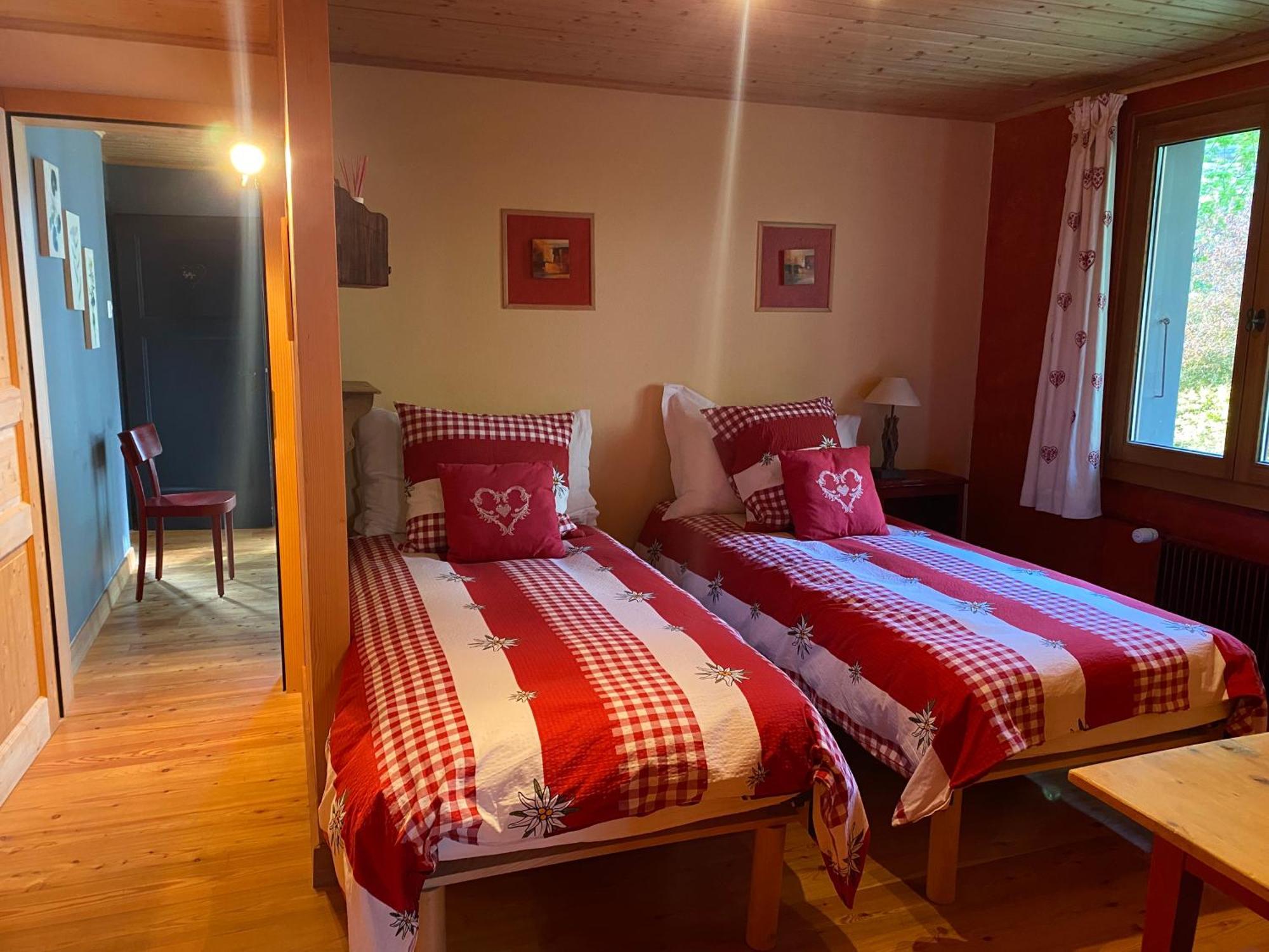 La Demeure Des Elfes Bed and Breakfast Albinen Εξωτερικό φωτογραφία